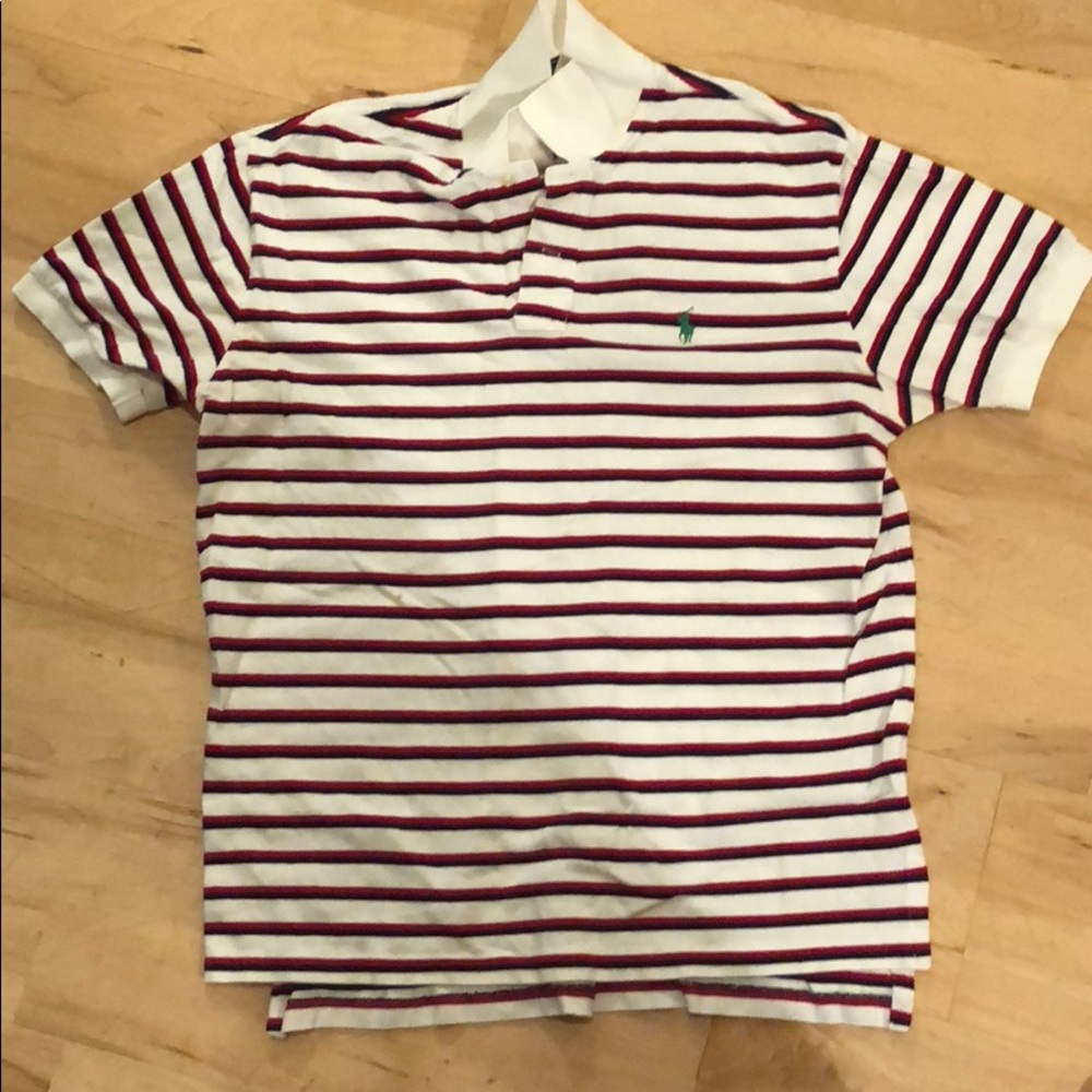 Polo collared